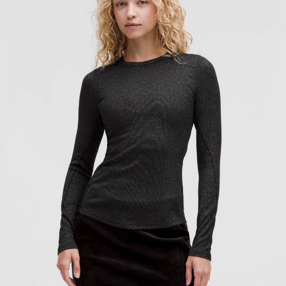 Lululemon Hold Tight Long sleeve sparkle tee. Black, size 4